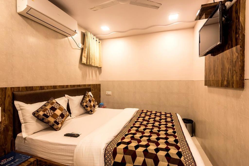 Hotel Kf Residency Mumbai Bagian luar foto