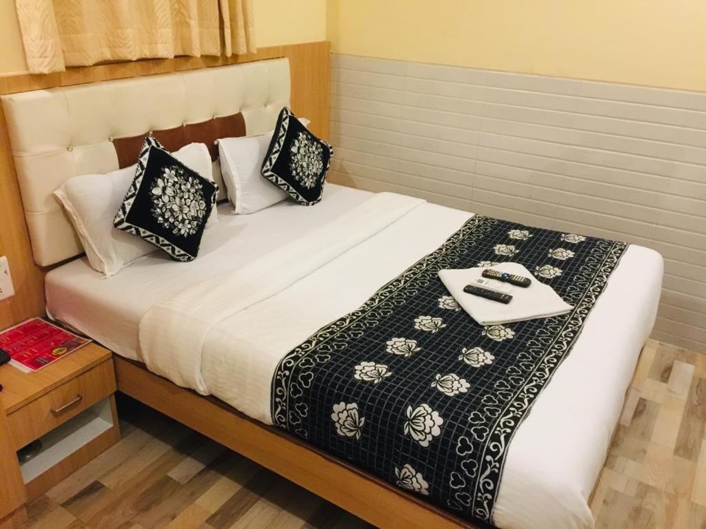 Hotel Kf Residency Mumbai Bagian luar foto